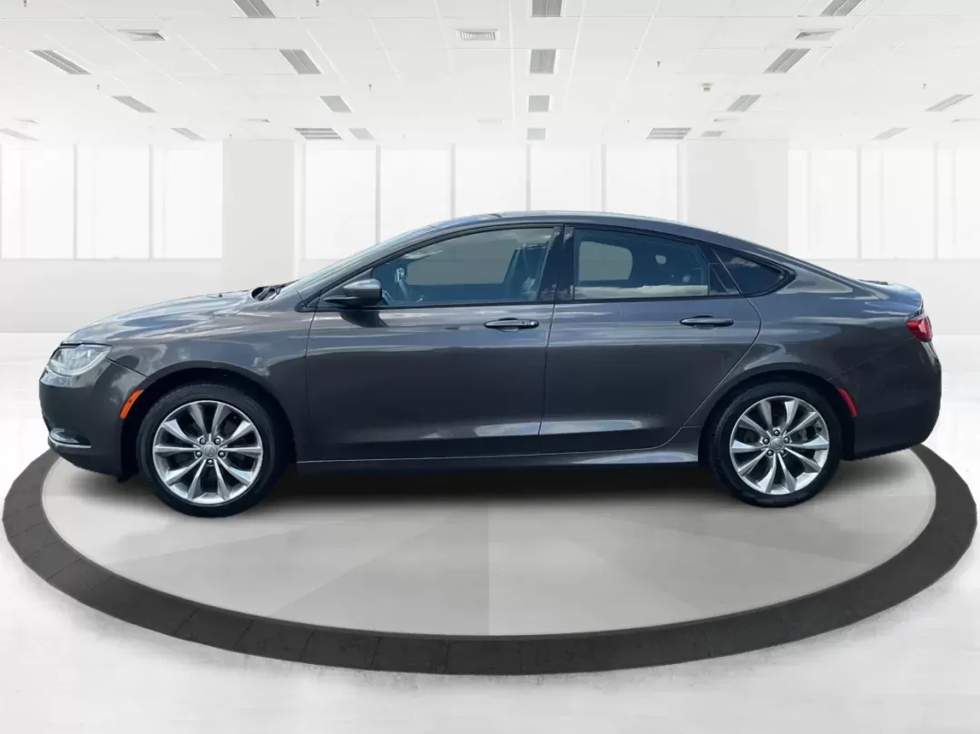 2015 Chrysler 200 S (1C3CCCBB2FN) with an Other engine, located at 880 E. National Road, Vandalia, OH, 45377, (937) 908-9800, 39.891918, -84.183594 - Photo#5