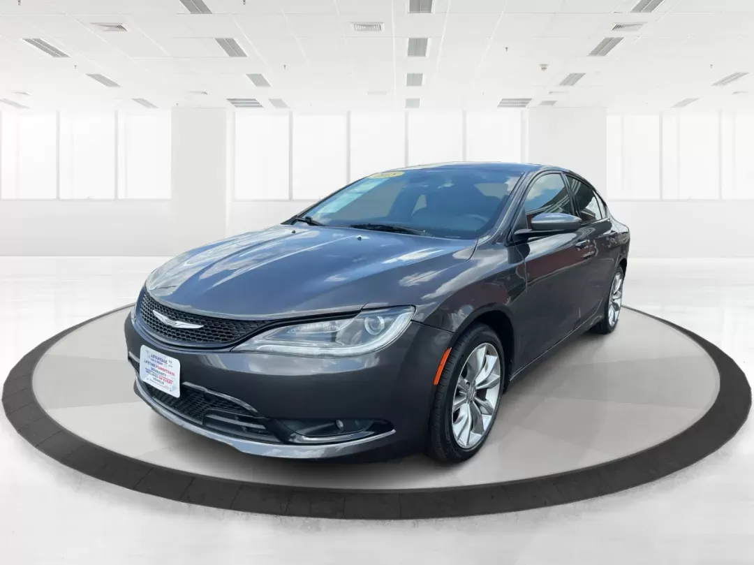 2015 Chrysler 200 S (1C3CCCBB2FN) with an Other engine, located at 880 E. National Road, Vandalia, OH, 45377, (937) 908-9800, 39.891918, -84.183594 - Photo#7