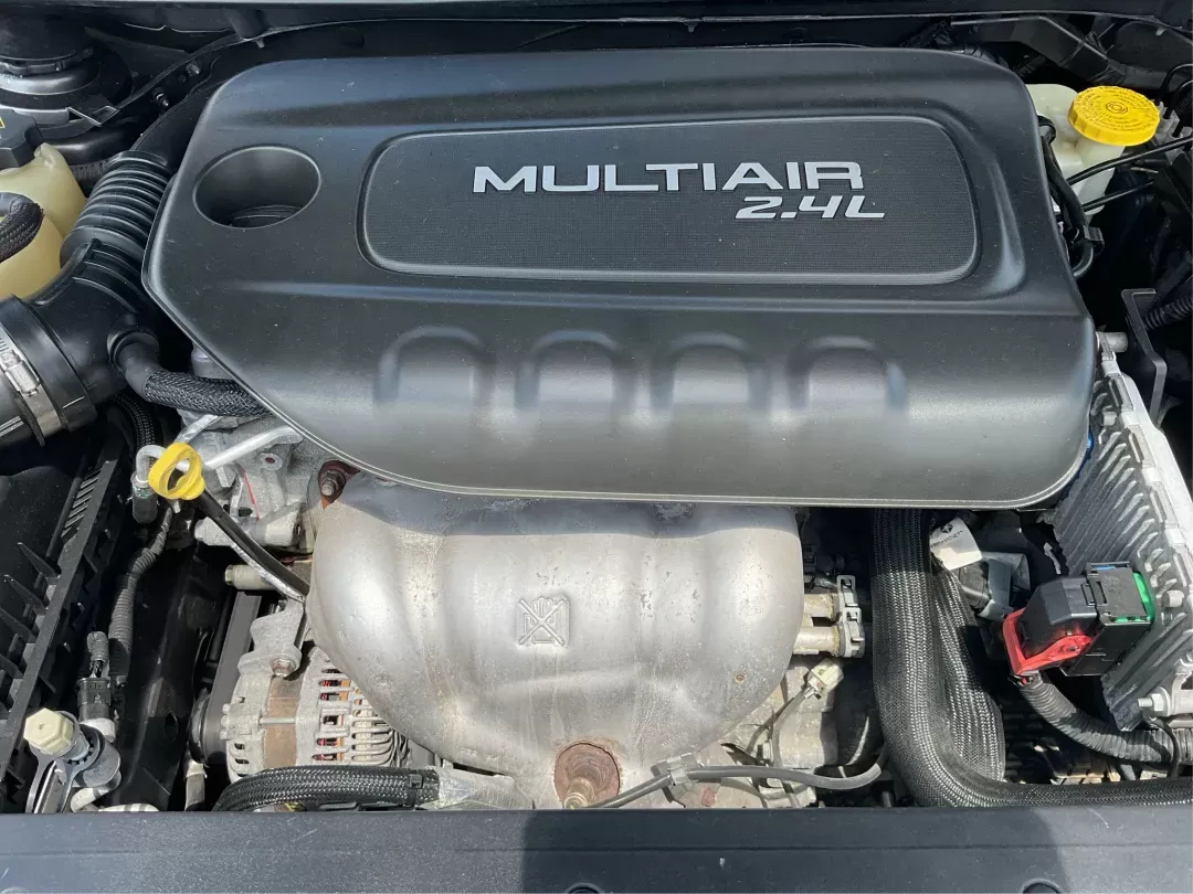 2015 Chrysler 200 S (1C3CCCBB2FN) with an Other engine, located at 880 E. National Road, Vandalia, OH, 45377, (937) 908-9800, 39.891918, -84.183594 - Photo#10