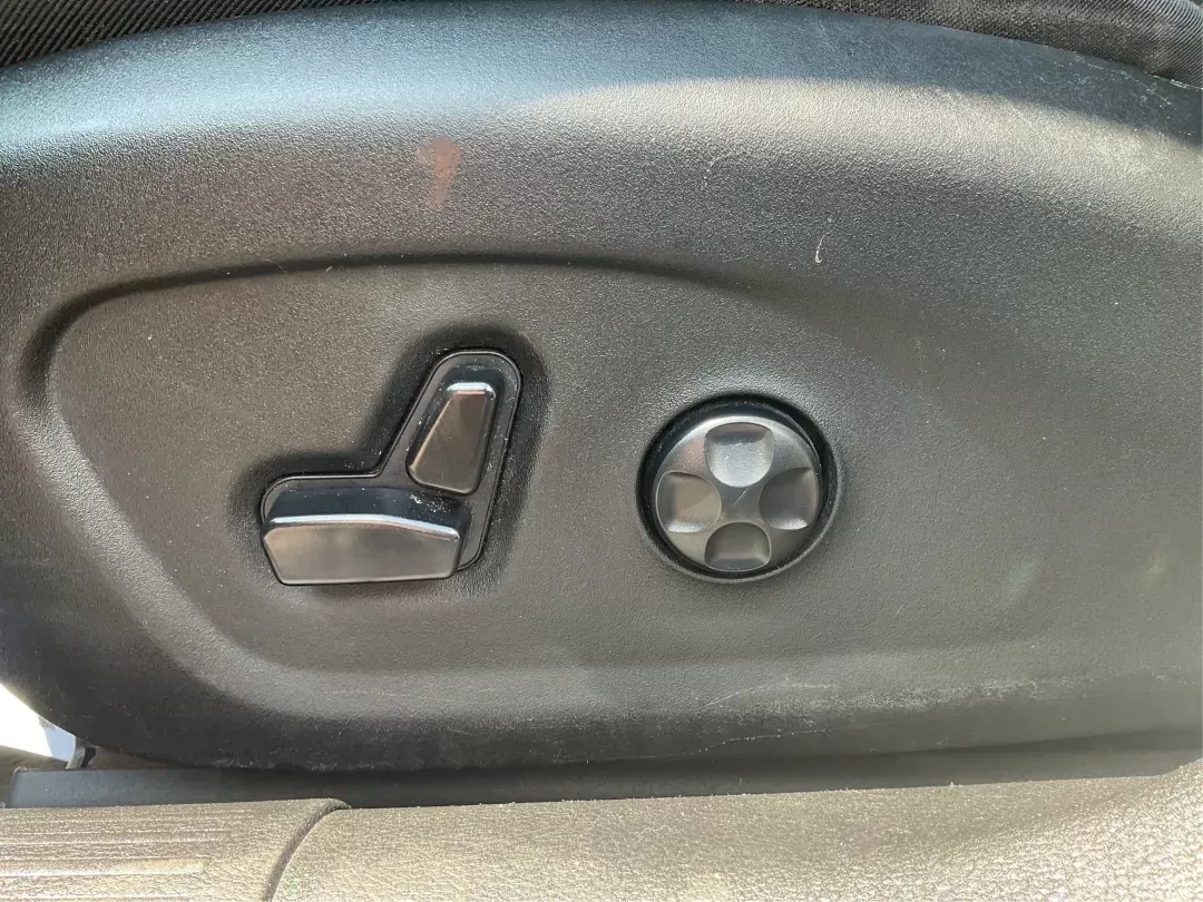 2015 Chrysler 200 S (1C3CCCBB2FN) with an Other engine, located at 880 E. National Road, Vandalia, OH, 45377, (937) 908-9800, 39.891918, -84.183594 - Photo#17
