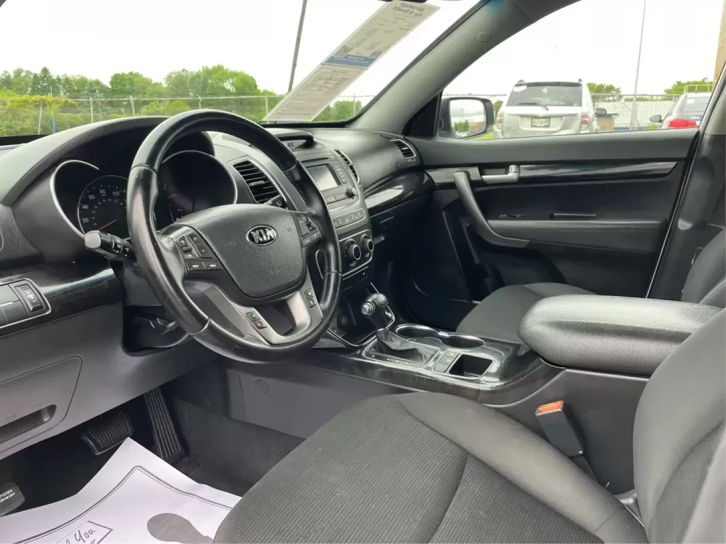 2015 Kia Sorento LX (5XYKT4A61FG) with an 2.4L I-4 gasoline direct injection engine, located at 8750 N County Rd 25A, Piqua, OH, 45356, (937) 908-9800, 40.164391, -84.232513 - Photo#8