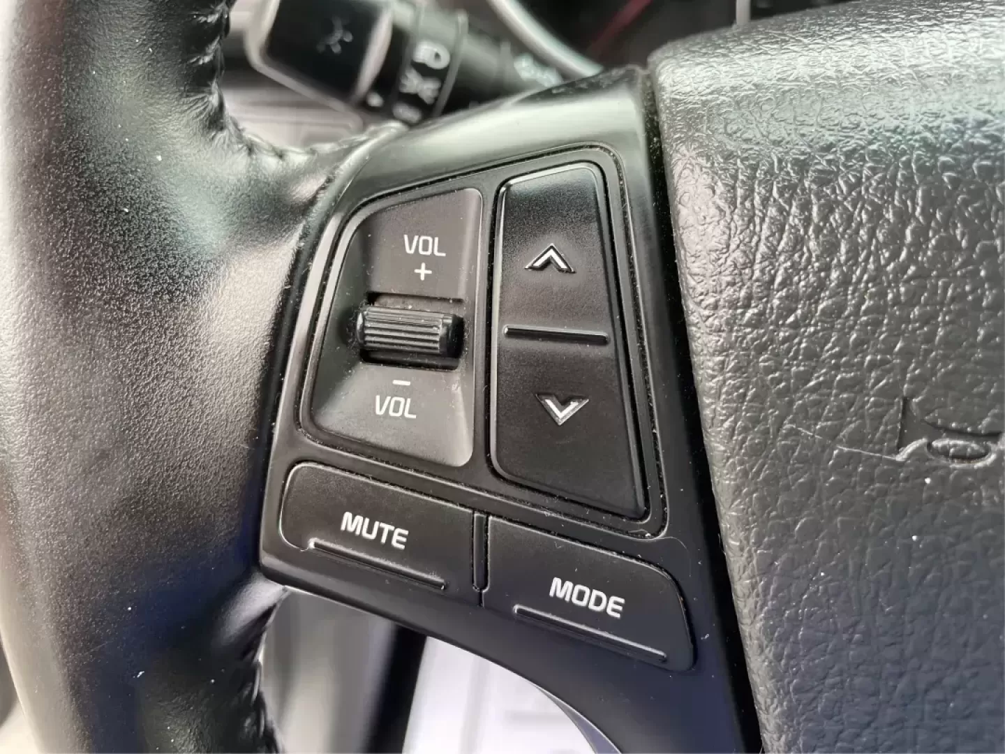 2015 Kia Sorento LX (5XYKT4A61FG) with an 2.4L I-4 gasoline direct injection engine, located at 8750 N County Rd 25A, Piqua, OH, 45356, (937) 908-9800, 40.164391, -84.232513 - Photo#15