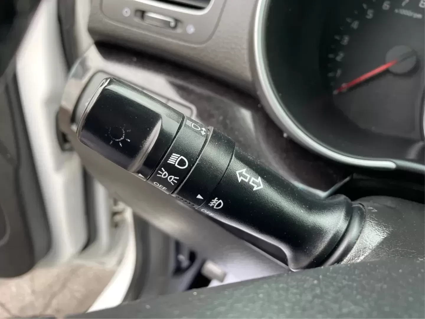 2015 Kia Sorento LX (5XYKT4A61FG) with an 2.4L I-4 gasoline direct injection engine, located at 8750 N County Rd 25A, Piqua, OH, 45356, (937) 908-9800, 40.164391, -84.232513 - Photo#16