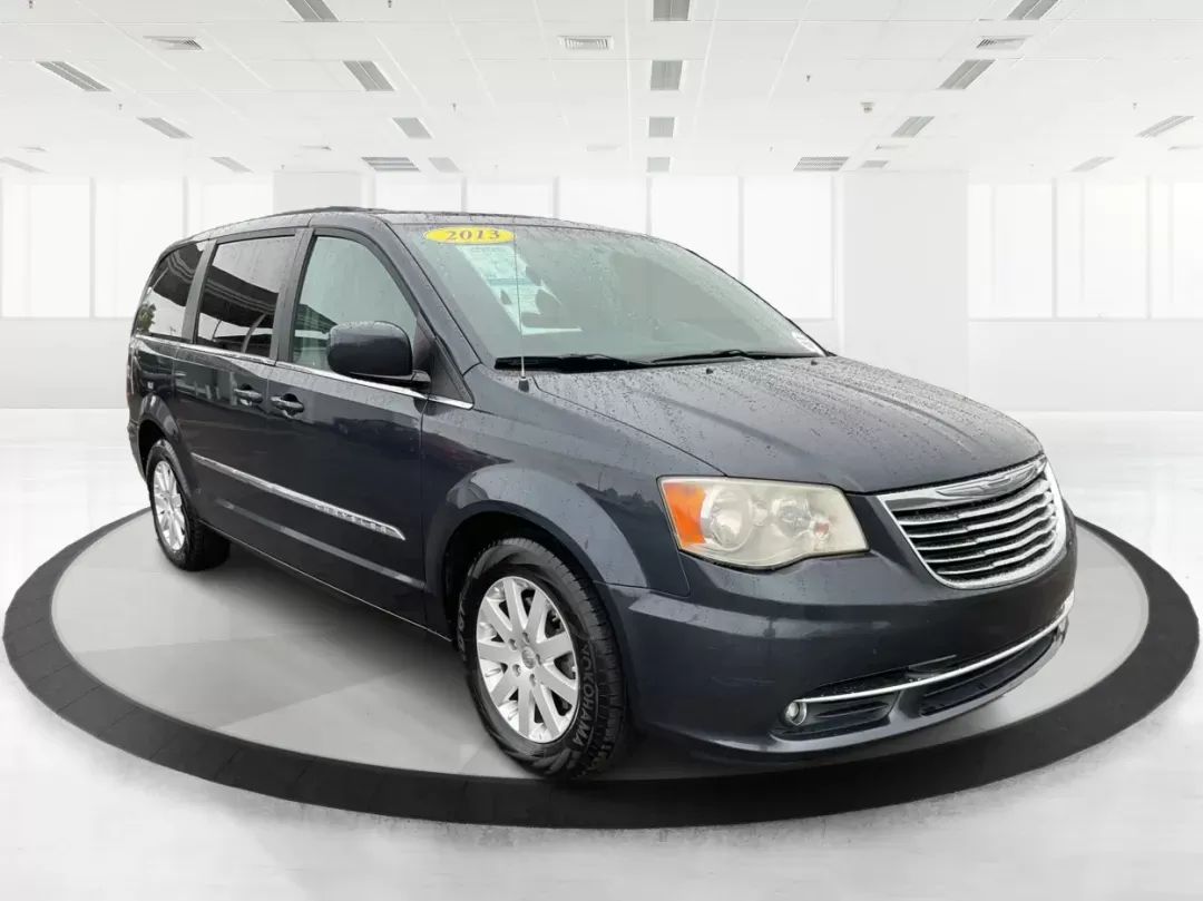 photo of 2013 Chrysler Town  and  Country Touring