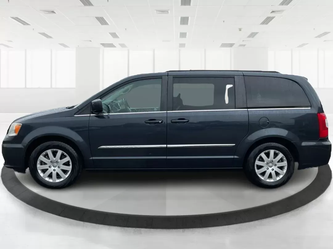 2013 Chrysler Town and Country Touring (2C4RC1BG5DR) with an Pentastar 3.6L V-6 DOHC engine, located at 4508 South Dixie Dr, Moraine, OH, 45439, (937) 908-9800, 39.689976, -84.218452 - 2013 Chrysler Town and Country Touring - Photo#5