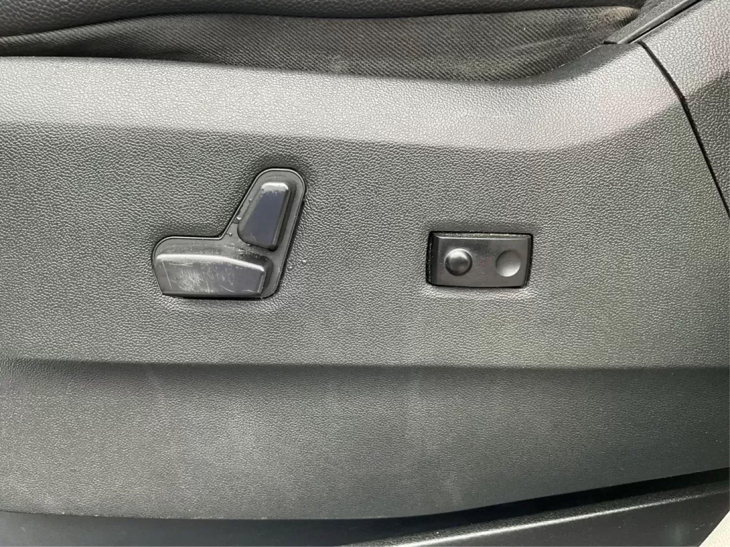 2013 Chrysler Town and Country Touring (2C4RC1BG5DR) with an Pentastar 3.6L V-6 DOHC engine, located at 4508 South Dixie Dr, Moraine, OH, 45439, (937) 908-9800, 39.689976, -84.218452 - Photo#17