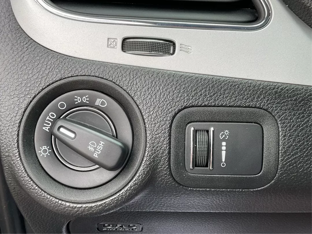 2018 Dodge Journey GT AWD (3C4PDDEG6JT) with an Pentastar 3.6L V-6 DOHC engine, located at 8750 N County Rd 25A, Piqua, OH, 45356, (937) 908-9800, 40.164391, -84.232513 - 2018 Dodge Journey GT AWD - Photo#16