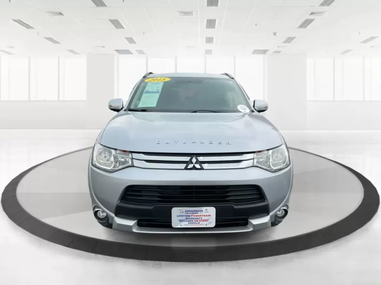 2015 Mitsubishi Outlander SE (JA4AZ3A31FZ) with an 2.4L I-4 variable valve control engine, located at 1230 East Main St, Xenia, OH, 45385, (937) 908-9800, 39.688026, -83.910172 - Photo#6