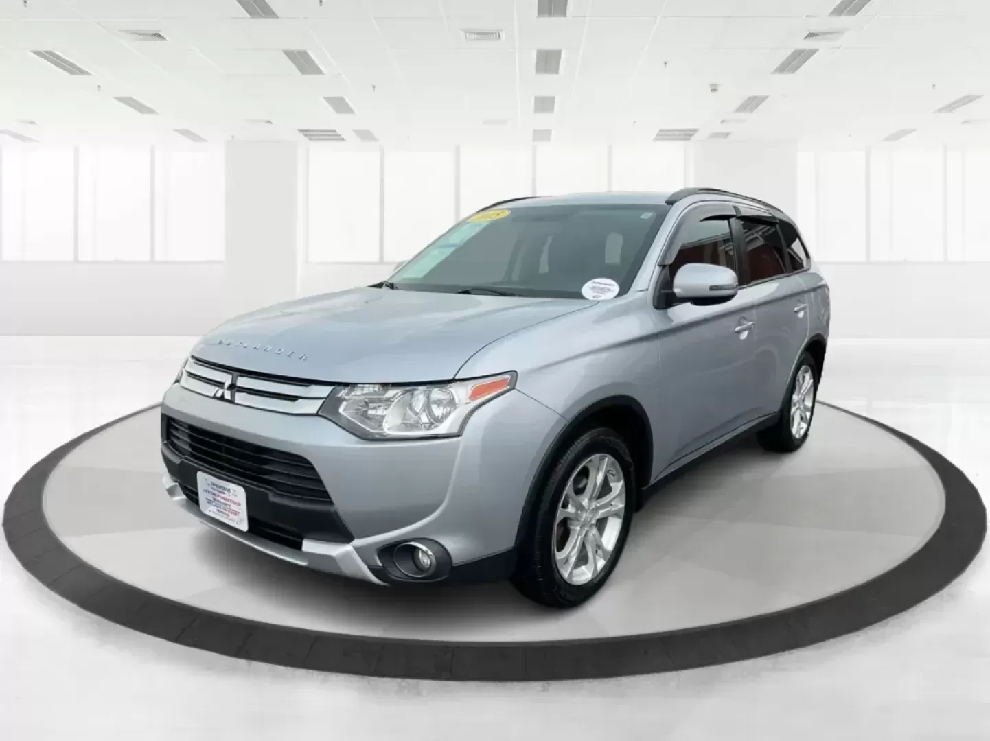 2015 Mitsubishi Outlander SE (JA4AZ3A31FZ) with an 2.4L I-4 variable valve control engine, located at 1230 East Main St, Xenia, OH, 45385, (937) 908-9800, 39.688026, -83.910172 - Photo#7