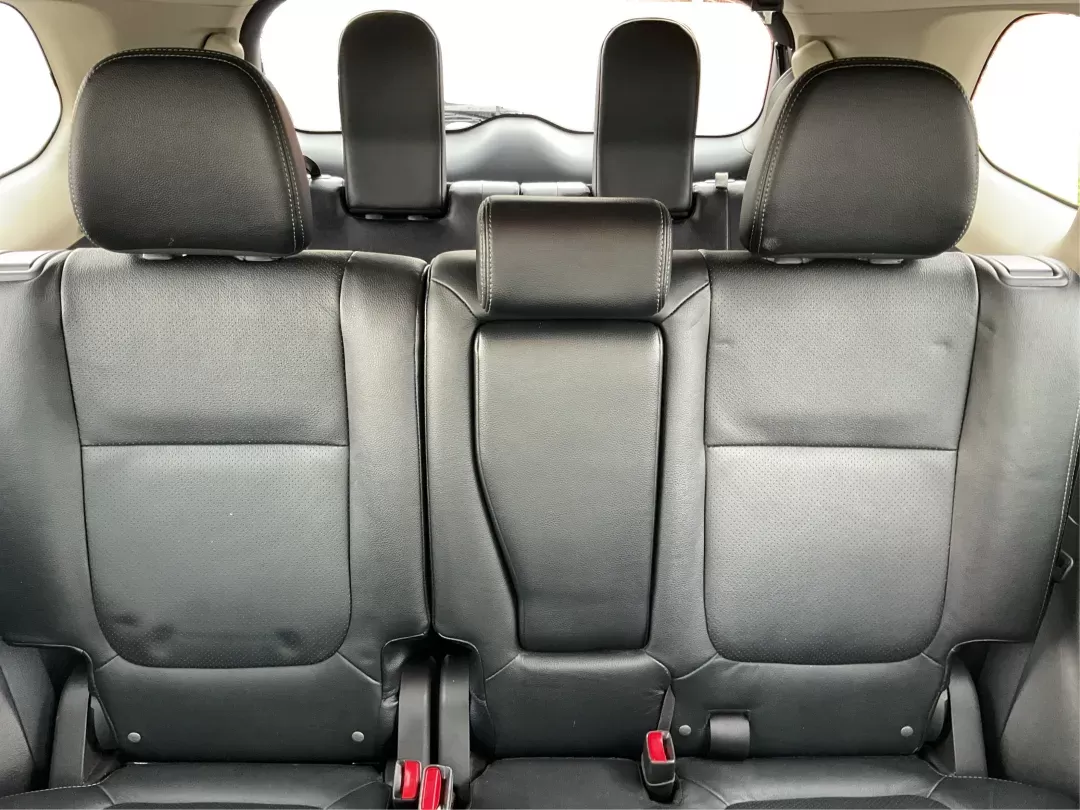 2015 Mitsubishi Outlander SE (JA4AZ3A31FZ) with an 2.4L I-4 variable valve control engine, located at 1230 East Main St, Xenia, OH, 45385, (937) 908-9800, 39.688026, -83.910172 - 2015 Mitsubishi Outlander SE - Photo#12