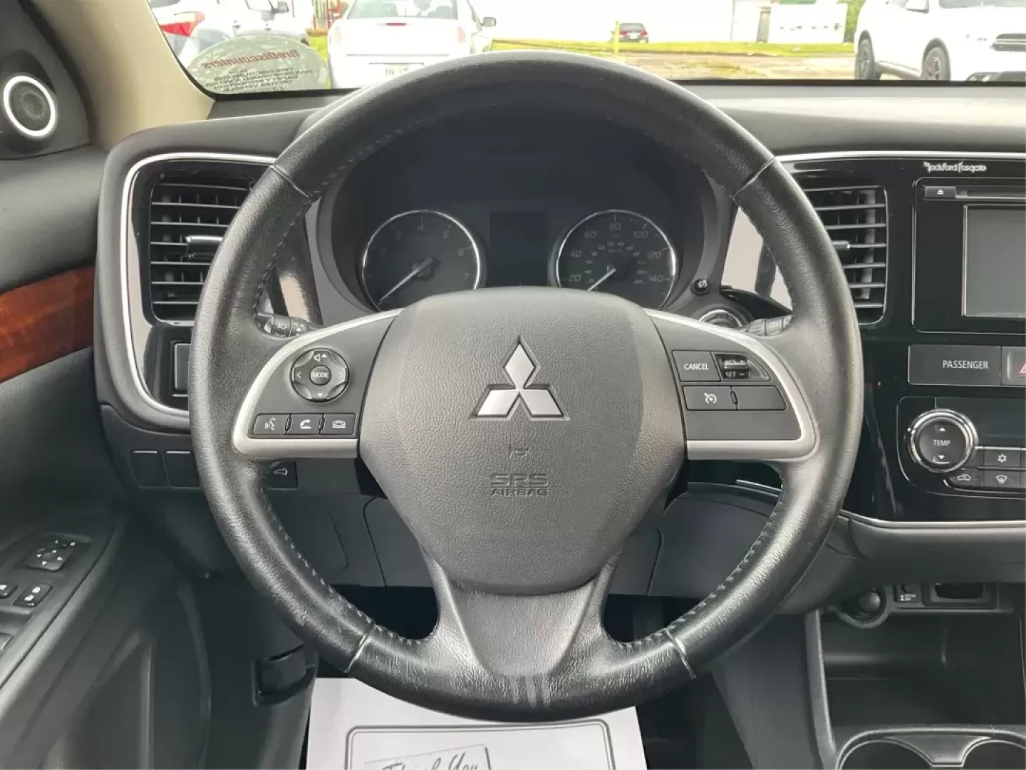 2015 Mitsubishi Outlander SE (JA4AZ3A31FZ) with an 2.4L I-4 variable valve control engine, located at 1230 East Main St, Xenia, OH, 45385, (937) 908-9800, 39.688026, -83.910172 - Photo#15
