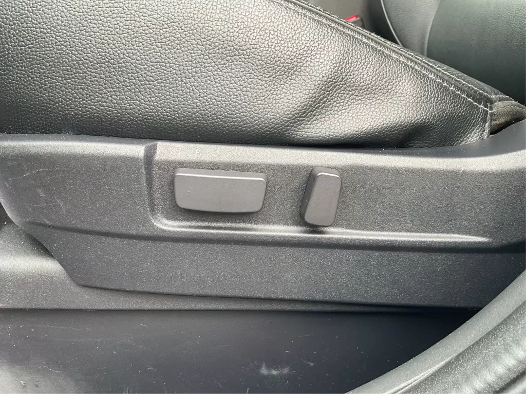 2015 Mitsubishi Outlander SE (JA4AZ3A31FZ) with an 2.4L I-4 variable valve control engine, located at 1230 East Main St, Xenia, OH, 45385, (937) 908-9800, 39.688026, -83.910172 - 2015 Mitsubishi Outlander SE - Photo#15