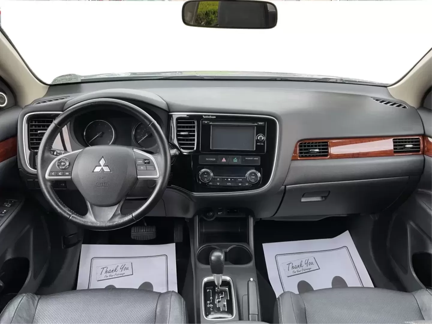 2015 Mitsubishi Outlander SE (JA4AZ3A31FZ) with an 2.4L I-4 variable valve control engine, located at 1230 East Main St, Xenia, OH, 45385, (937) 908-9800, 39.688026, -83.910172 - Photo#19