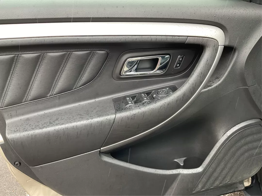 2017 Ford Taurus SEL (1FAHP2E86HG) with an EcoBoost 2L I-4 gasoline direct injection engine, located at 4508 South Dixie Dr, Moraine, OH, 45439, (937) 908-9800, 39.689976, -84.218452 - 2017 Ford Taurus SEL - Photo#17