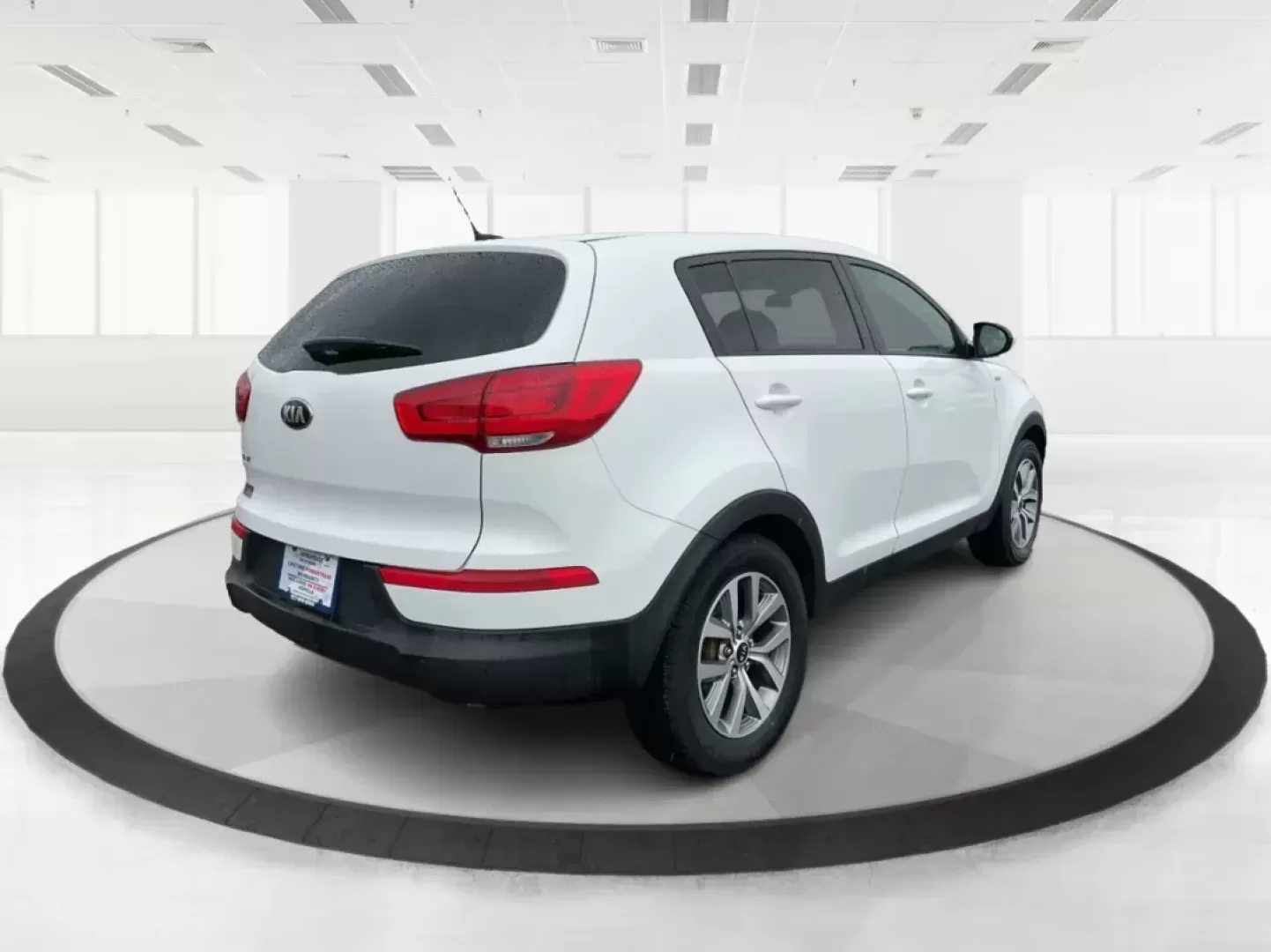 2015 Kia Sportage LX (KNDPBCAC3F7) with an Other engine, located at 1230 East Main St, Xenia, OH, 45385, (937) 908-9800, 39.688026, -83.910172 - Photo#2