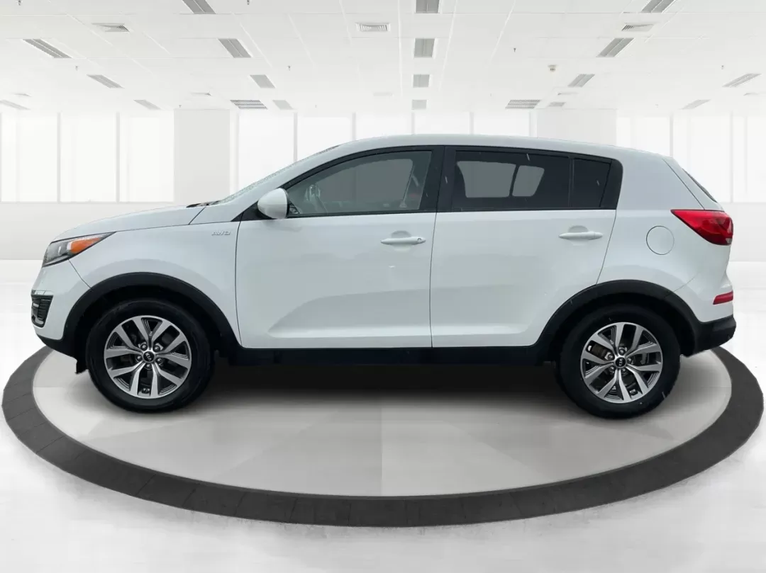 2015 Kia Sportage LX (KNDPBCAC3F7) with an Other engine, located at 1230 East Main St, Xenia, OH, 45385, (937) 908-9800, 39.688026, -83.910172 - 2015 Kia Sportage LX - Photo#5