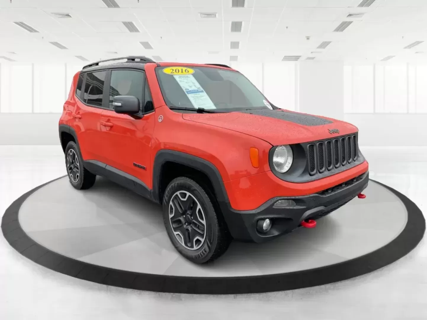 2016 Jeep Renegade Trailhawk (ZACCJBCT1GP) with an Tigershark MultiAir 2.4L I-4 variable valve contro engine, located at 1099 N County Rd 25A, Troy, OH, 45373, (937) 908-9800, 40.057079, -84.212883 - Photo#0