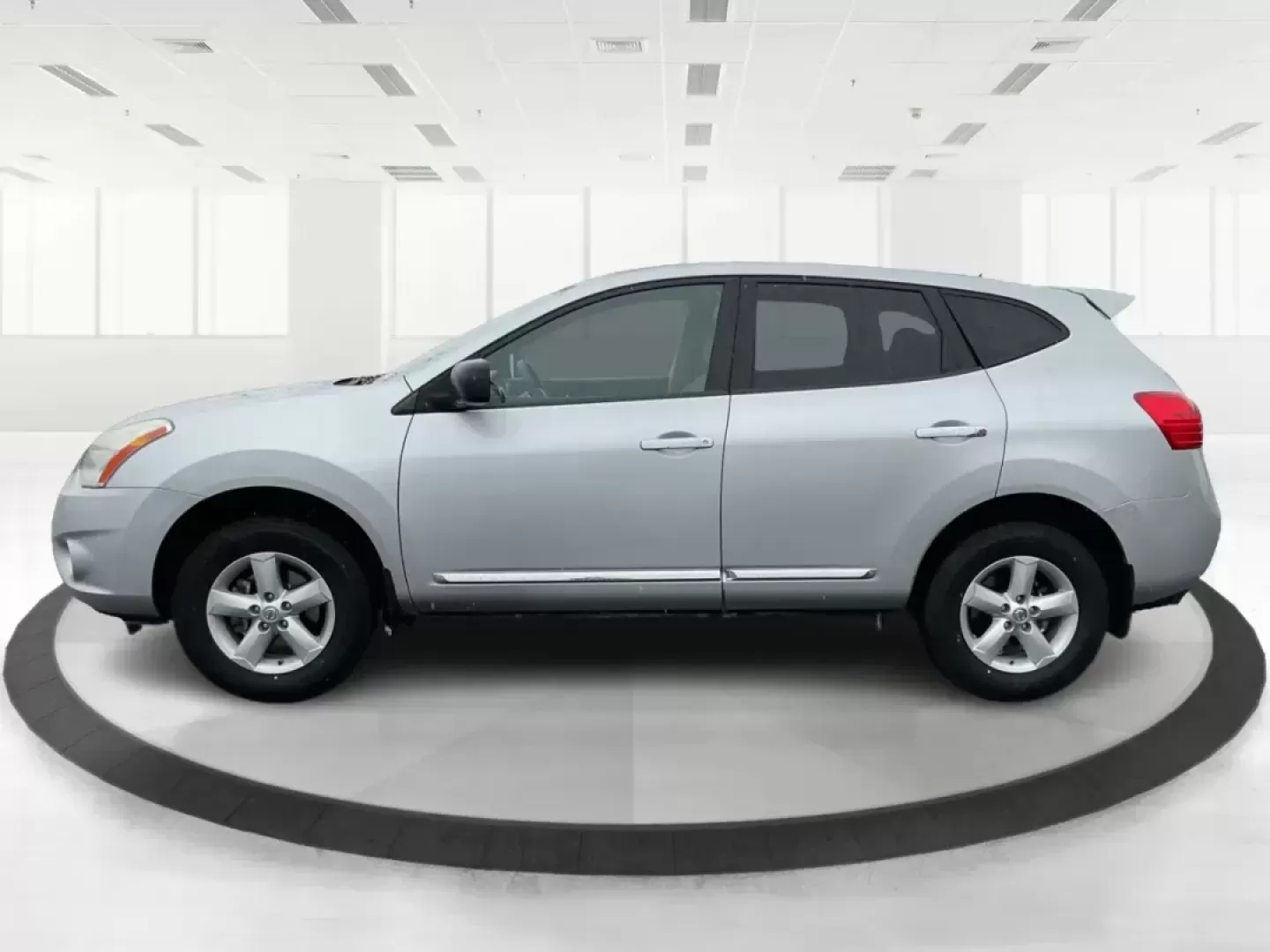 2012 Nissan Rogue S (JN8AS5MT2CW) with an 2.5L I-4 DOHC engine, located at 1951 S Dayton Lakeview Rd., New Carlisle, OH, 45344, (937) 908-9800, 39.890999, -84.050255 - Photo#5