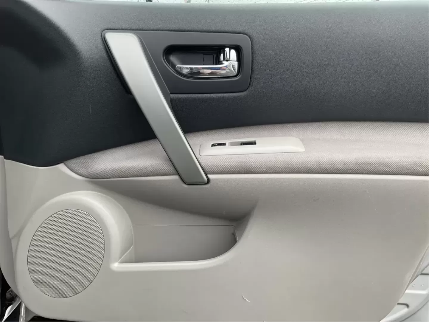 2012 Nissan Rogue S (JN8AS5MT2CW) with an 2.5L I-4 DOHC engine, located at 1951 S Dayton Lakeview Rd., New Carlisle, OH, 45344, (937) 908-9800, 39.890999, -84.050255 - Photo#17