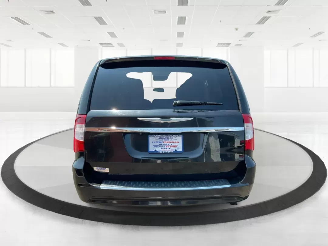 2014 Chrysler Town and Country Touring (2C4RC1BG3ER) with an Pentastar 3.6L V-6 DOHC engine, located at 1099 N County Rd 25A , Troy, OH, 45373, (937) 908-9800, 40.057079, -84.212883 - 2014 Chrysler Town and Country Touring - Photo#3