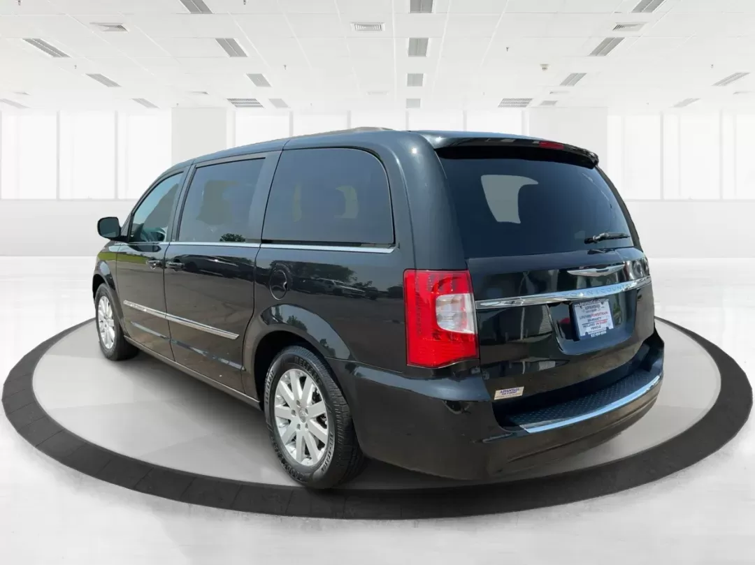 2014 Chrysler Town and Country Touring (2C4RC1BG3ER) with an Pentastar 3.6L V-6 DOHC engine, located at 1099 N County Rd 25A , Troy, OH, 45373, (937) 908-9800, 40.057079, -84.212883 - 2014 Chrysler Town and Country Touring - Photo#4