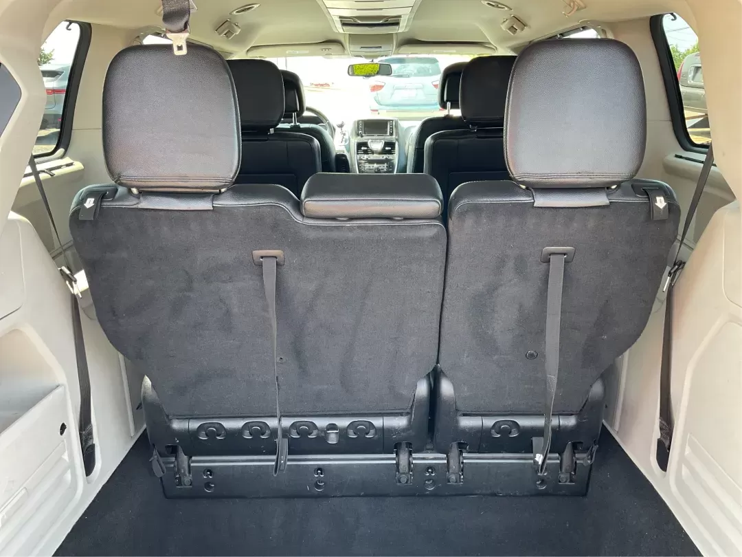 2014 Chrysler Town and Country Touring (2C4RC1BG3ER) with an Pentastar 3.6L V-6 DOHC engine, located at 1099 N County Rd 25A , Troy, OH, 45373, (937) 908-9800, 40.057079, -84.212883 - 2014 Chrysler Town and Country Touring - Photo#11