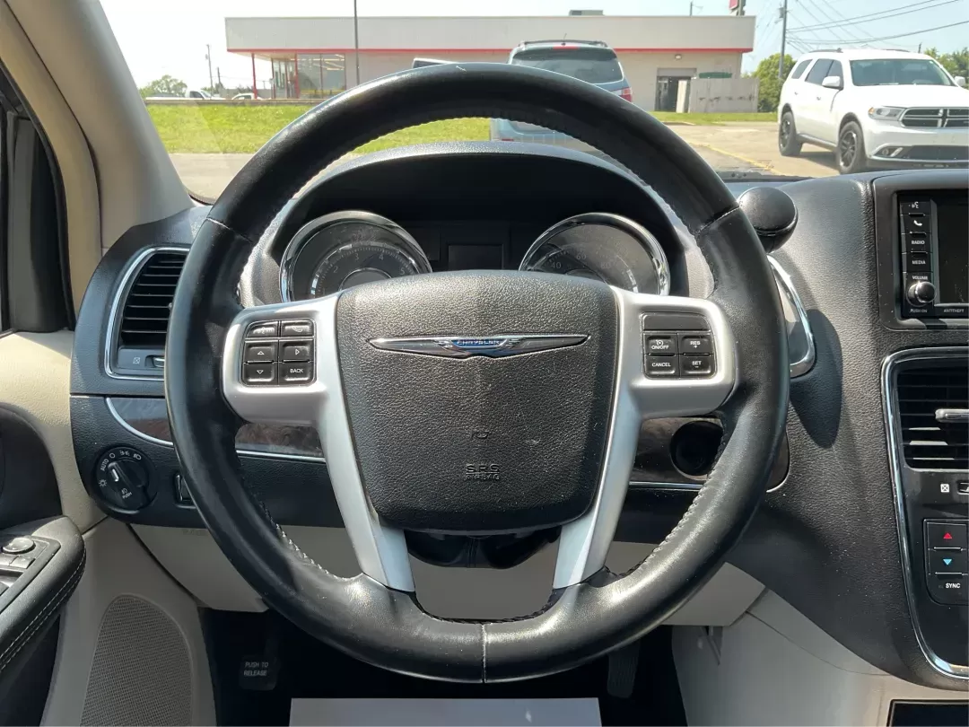 2014 Chrysler Town and Country Touring (2C4RC1BG3ER) with an Pentastar 3.6L V-6 DOHC engine, located at 1099 N County Rd 25A , Troy, OH, 45373, (937) 908-9800, 40.057079, -84.212883 - 2014 Chrysler Town and Country Touring - Photo#15