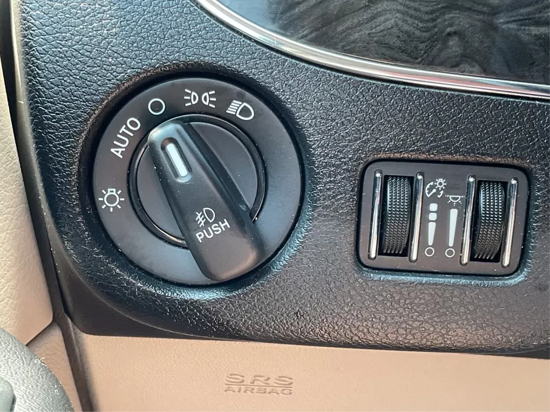 2014 Chrysler Town and Country Touring (2C4RC1BG3ER) with an Pentastar 3.6L V-6 DOHC engine, located at 1099 N County Rd 25A , Troy, OH, 45373, (937) 908-9800, 40.057079, -84.212883 - 2014 Chrysler Town and Country Touring - Photo#16