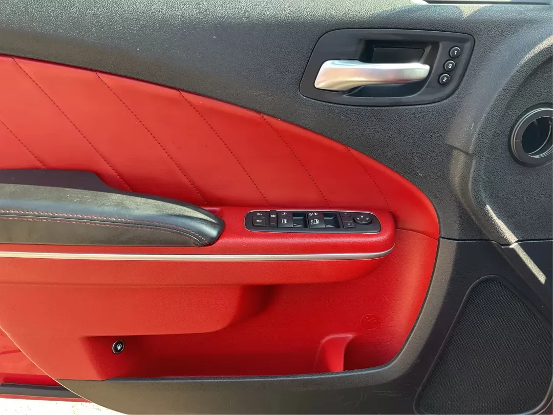 2015 Dodge Charger SXT (2C3CDXJG7FH) with an 3.6L V-6 DOHC engine, located at 8750 N County Rd 25A, Piqua, OH, 45356, (937) 908-9800, 40.164391, -84.232513 - Photo#18