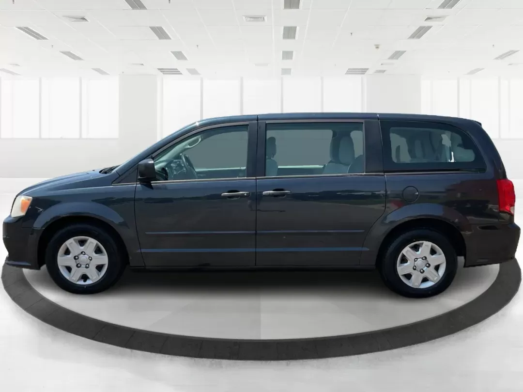 2013 Dodge Grand Caravan SE (2C4RDGBG2DR) with an 3.6L V6 DOHC 24V engine, 6-Speed Automatic transmission, located at 401 Woodman Dr, Riverside, OH, 45431, (937) 908-9800, 39.760899, -84.123421 - 2013 Dodge Grand Caravan SE - Photo#5
