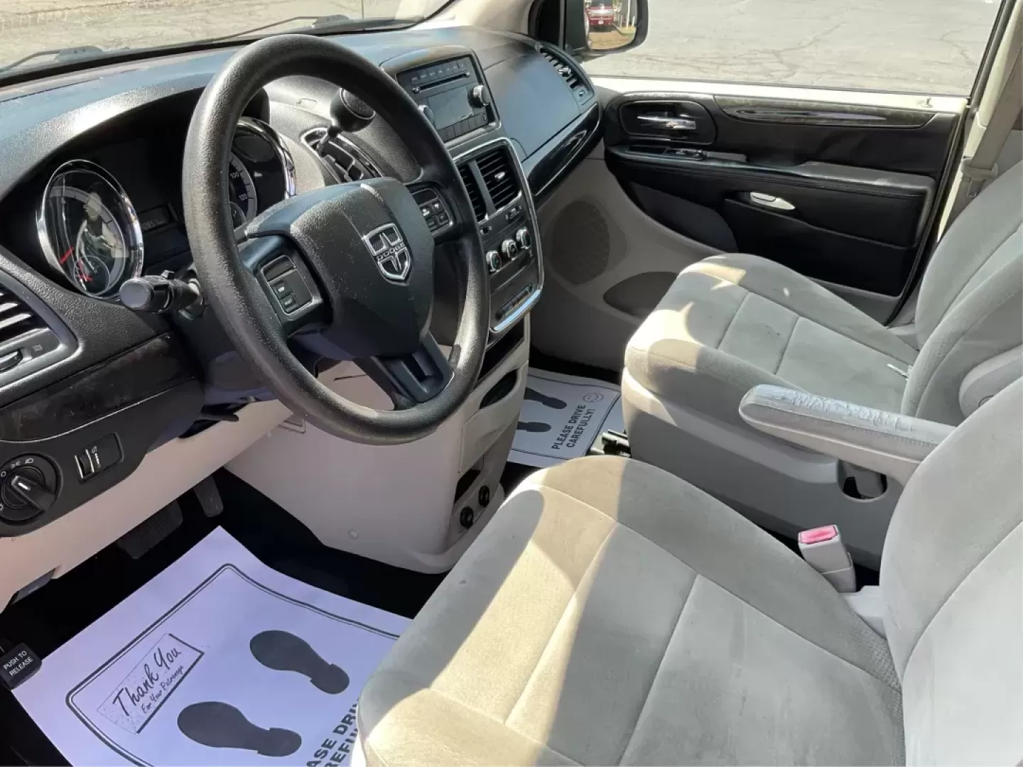 2013 Dodge Grand Caravan SE (2C4RDGBG2DR) with an 3.6L V6 DOHC 24V engine, 6-Speed Automatic transmission, located at 401 Woodman Dr, Riverside, OH, 45431, (937) 908-9800, 39.760899, -84.123421 - Photo#8