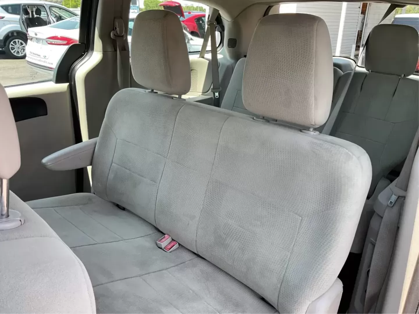 2013 Dodge Grand Caravan SE (2C4RDGBG2DR) with an 3.6L V6 DOHC 24V engine, 6-Speed Automatic transmission, located at 401 Woodman Dr, Riverside, OH, 45431, (937) 908-9800, 39.760899, -84.123421 - Photo#9
