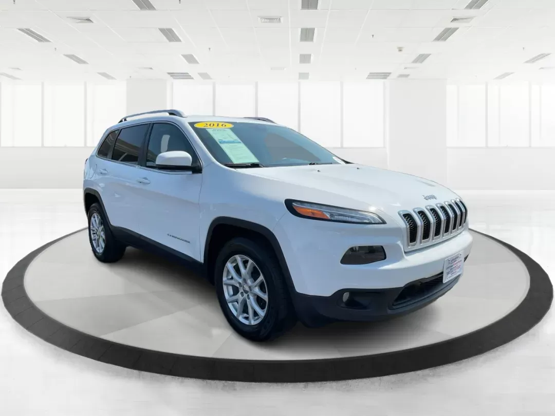 2016 Jeep Cherokee Latitude (1C4PJMCS9GW) with an Other engine, located at 8750 N County Rd 25A, Piqua, OH, 45356, (937) 908-9800, 40.164391, -84.232513 - Photo#0