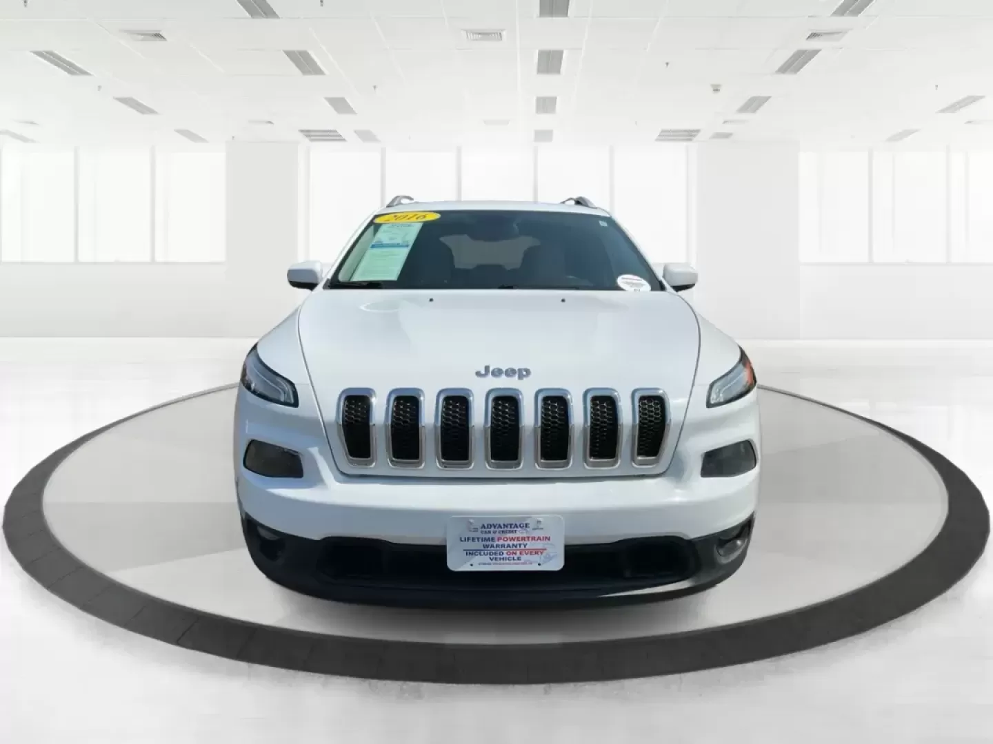 2016 Jeep Cherokee Latitude (1C4PJMCS9GW) with an Other engine, located at 8750 N County Rd 25A, Piqua, OH, 45356, (937) 908-9800, 40.164391, -84.232513 - Photo#6