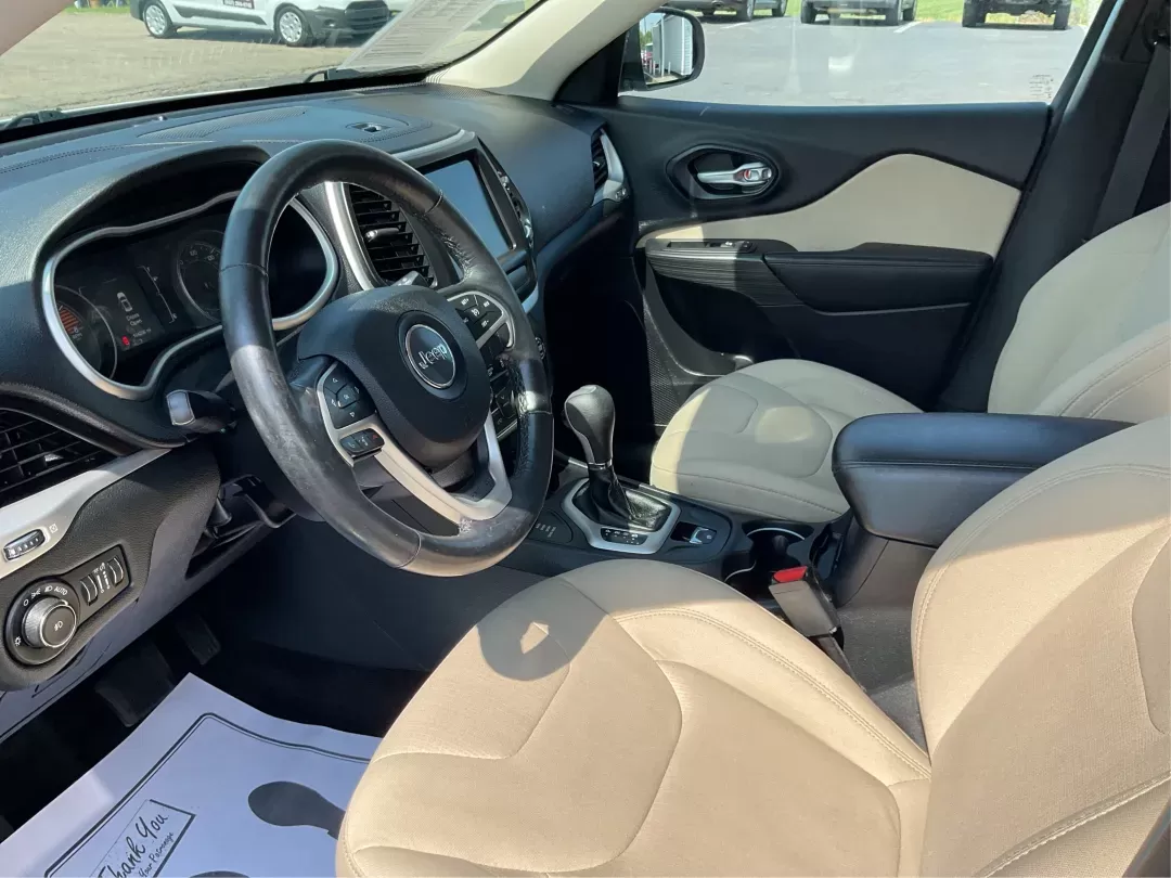 2016 Jeep Cherokee Latitude (1C4PJMCS9GW) with an Other engine, located at 8750 N County Rd 25A, Piqua, OH, 45356, (937) 908-9800, 40.164391, -84.232513 - Photo#8