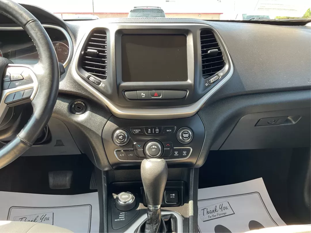 2016 Jeep Cherokee Latitude (1C4PJMCS9GW) with an Other engine, located at 8750 N County Rd 25A, Piqua, OH, 45356, (937) 908-9800, 40.164391, -84.232513 - Photo#12