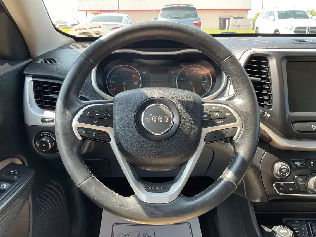 2016 Jeep Cherokee Latitude (1C4PJMCS9GW) with an Other engine, located at 8750 N County Rd 25A, Piqua, OH, 45356, (937) 908-9800, 40.164391, -84.232513 - Photo#15