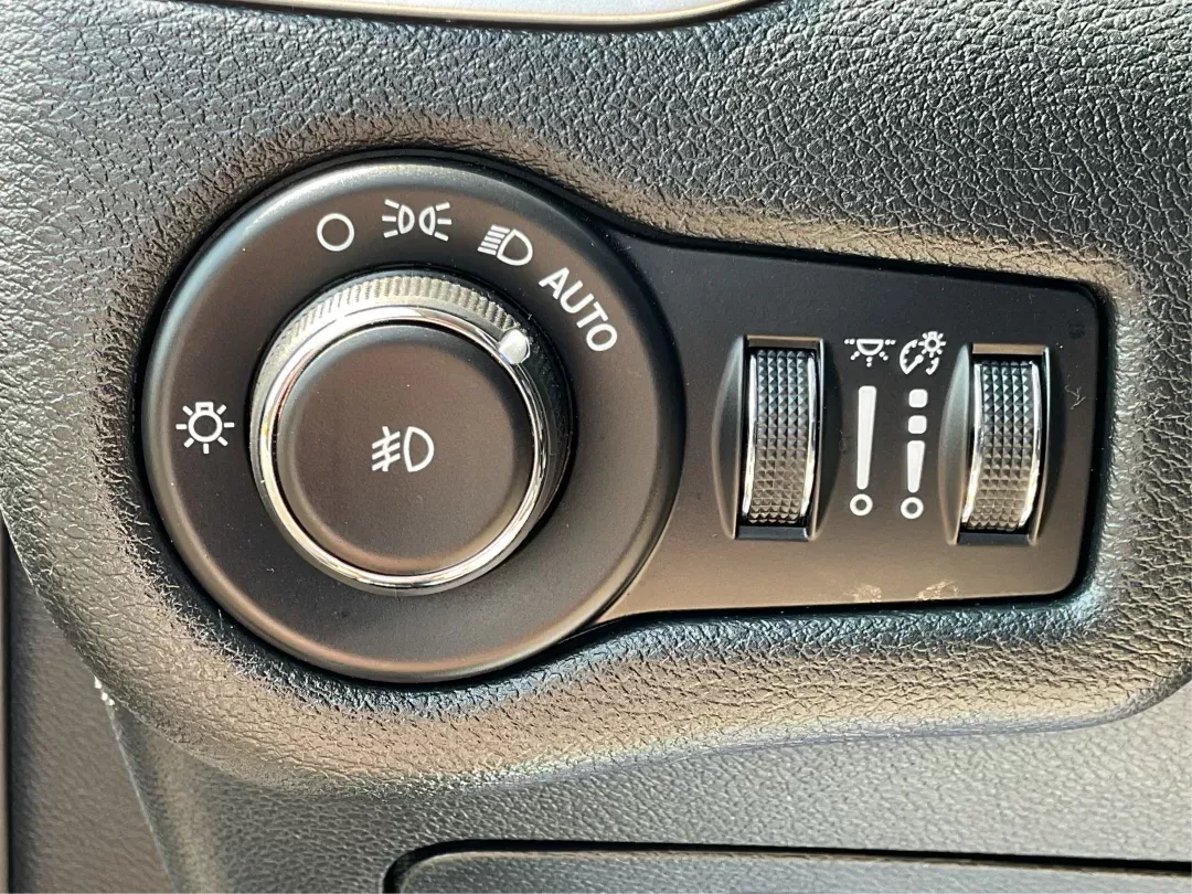 2016 Jeep Cherokee Latitude (1C4PJMCS9GW) with an Other engine, located at 8750 N County Rd 25A, Piqua, OH, 45356, (937) 908-9800, 40.164391, -84.232513 - Photo#16