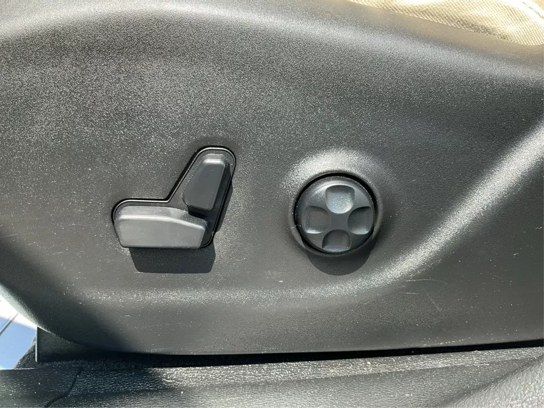 2016 Jeep Cherokee Latitude (1C4PJMCS9GW) with an Other engine, located at 8750 N County Rd 25A, Piqua, OH, 45356, (937) 908-9800, 40.164391, -84.232513 - Photo#17