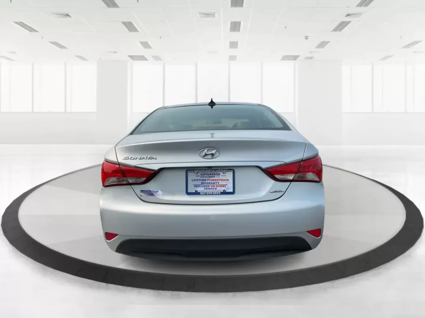 2014 Hyundai Sonata Limited (5NPEC4AC8EH) with an 2.4L I-4 gasoline direct injection engine, located at 1951 S Dayton Lakeview Rd., New Carlisle, OH, 45344, (937) 908-9800, 39.890999, -84.050255 - 2014 Hyundai Sonata Limited - Photo#3