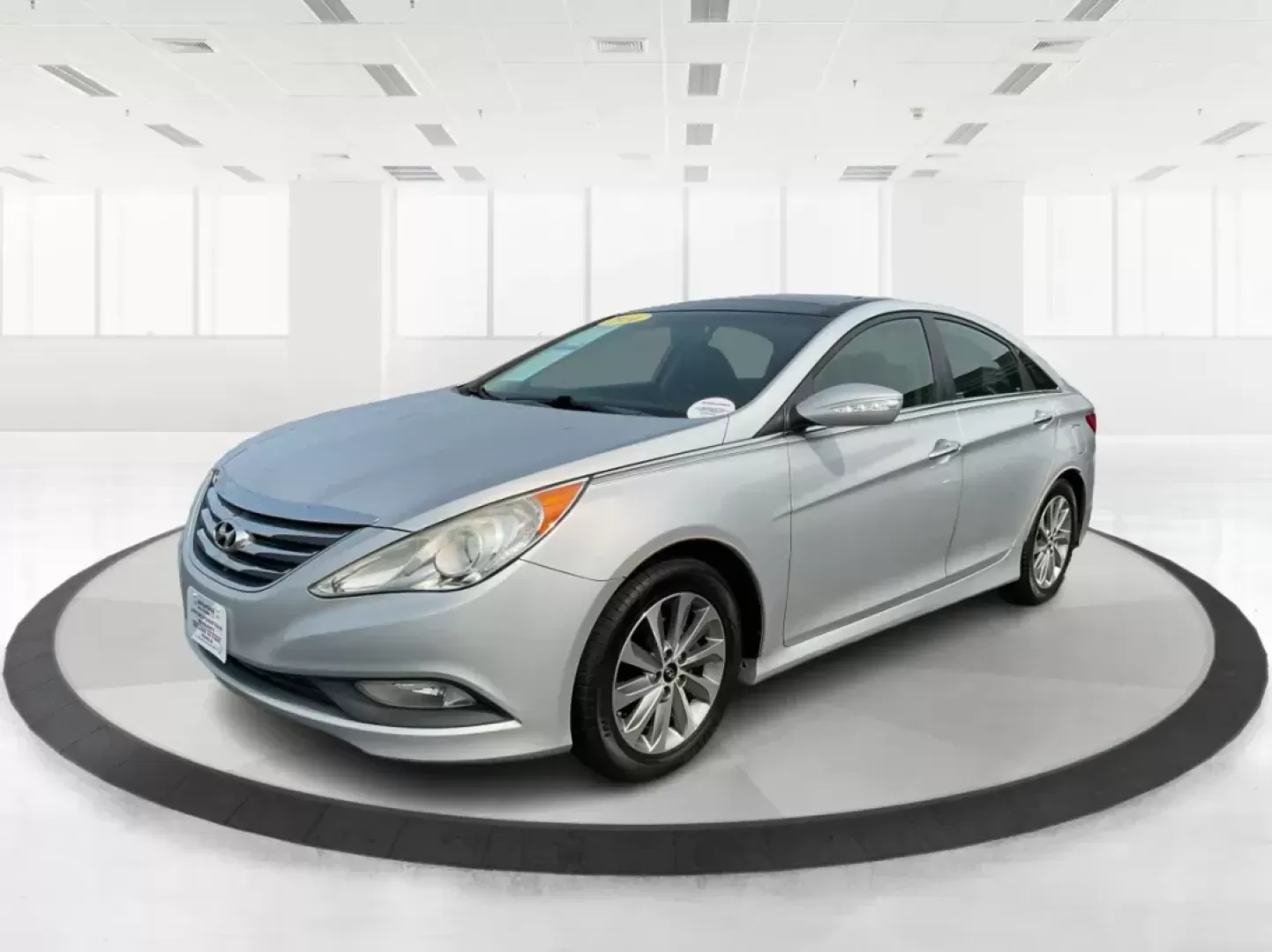 2014 Hyundai Sonata Limited (5NPEC4AC8EH) with an 2.4L I-4 gasoline direct injection engine, located at 1951 S Dayton Lakeview Rd., New Carlisle, OH, 45344, (937) 908-9800, 39.890999, -84.050255 - 2014 Hyundai Sonata Limited - Photo#7