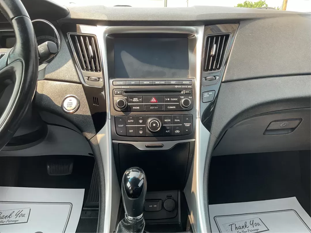 2014 Hyundai Sonata Limited (5NPEC4AC8EH) with an 2.4L I-4 gasoline direct injection engine, located at 1951 S Dayton Lakeview Rd., New Carlisle, OH, 45344, (937) 908-9800, 39.890999, -84.050255 - 2014 Hyundai Sonata Limited - Photo#12