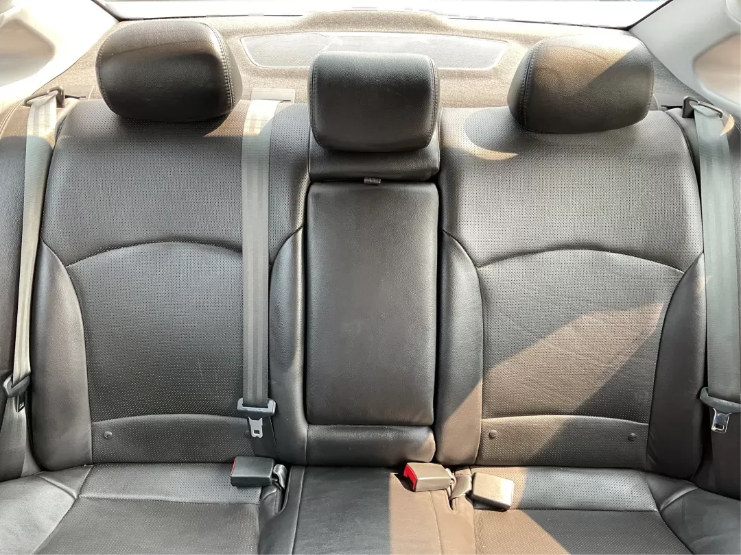 2014 Hyundai Sonata Limited (5NPEC4AC8EH) with an 2.4L I-4 gasoline direct injection engine, located at 1951 S Dayton Lakeview Rd., New Carlisle, OH, 45344, (937) 908-9800, 39.890999, -84.050255 - 2014 Hyundai Sonata Limited - Photo#13