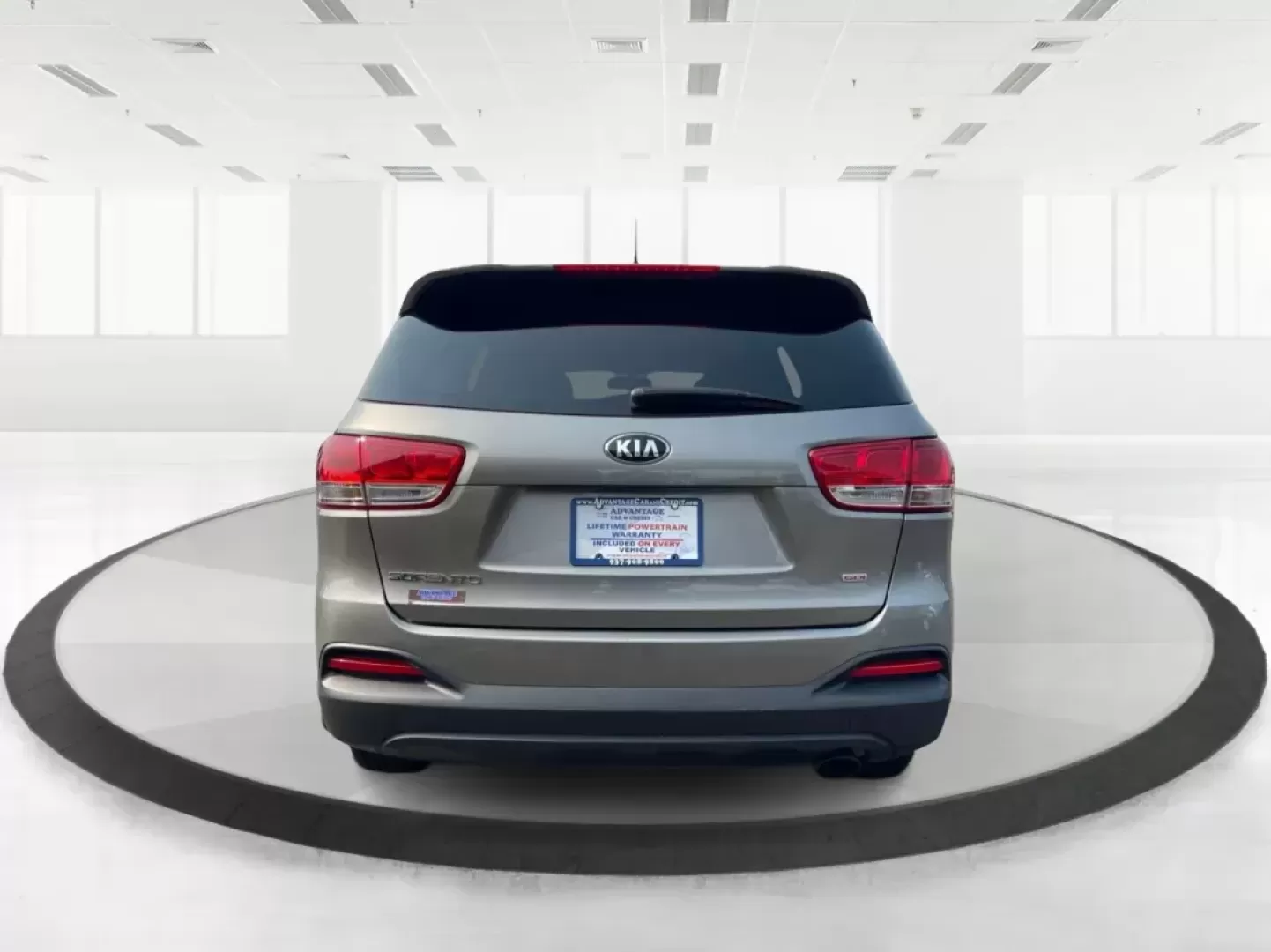 2017 Kia Sorento 2.4L L (5XYPG4A3XHG) with an 2.4L I-4 gasoline direct injection engine, located at 1099 N County Rd 25A, Troy, OH, 45373, (937) 908-9800, 40.057079, -84.212883 - 2017 Kia Sorento 2.4L L - Photo#3