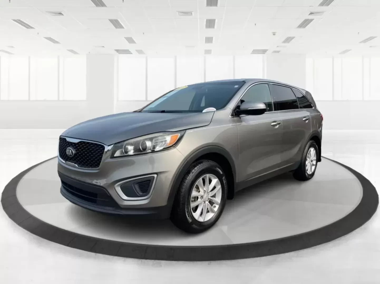 2017 Kia Sorento 2.4L L (5XYPG4A3XHG) with an 2.4L I-4 gasoline direct injection engine, located at 1099 N County Rd 25A, Troy, OH, 45373, (937) 908-9800, 40.057079, -84.212883 - 2017 Kia Sorento 2.4L L - Photo#7