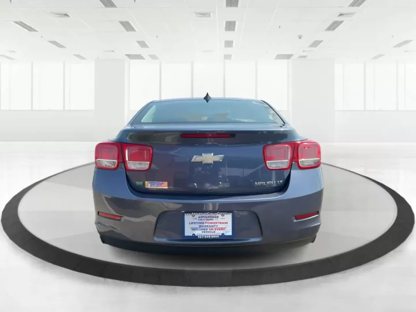 2015 Chevrolet Malibu 2LT (1G11D5SL8FF) with an ECOTEC 2.5L I-4 gasoline direct injection engine, located at 1230 East Main St, Xenia, OH, 45385, (937) 908-9800, 39.688026, -83.910172 - Photo#3