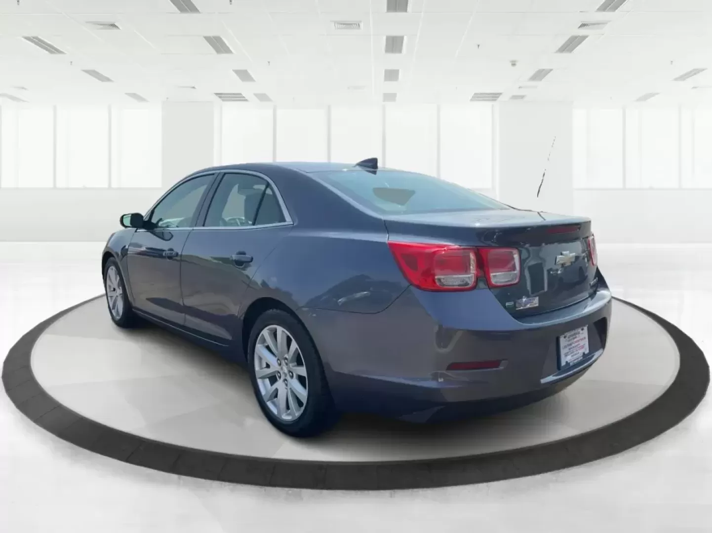 2015 Chevrolet Malibu 2LT (1G11D5SL8FF) with an ECOTEC 2.5L I-4 gasoline direct injection engine, located at 1230 East Main St, Xenia, OH, 45385, (937) 908-9800, 39.688026, -83.910172 - Photo#4