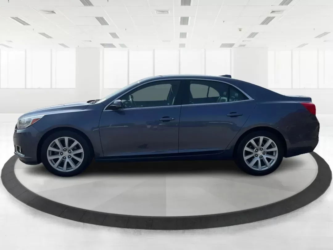 2015 Chevrolet Malibu 2LT (1G11D5SL8FF) with an ECOTEC 2.5L I-4 gasoline direct injection engine, located at 1230 East Main St, Xenia, OH, 45385, (937) 908-9800, 39.688026, -83.910172 - Photo#5