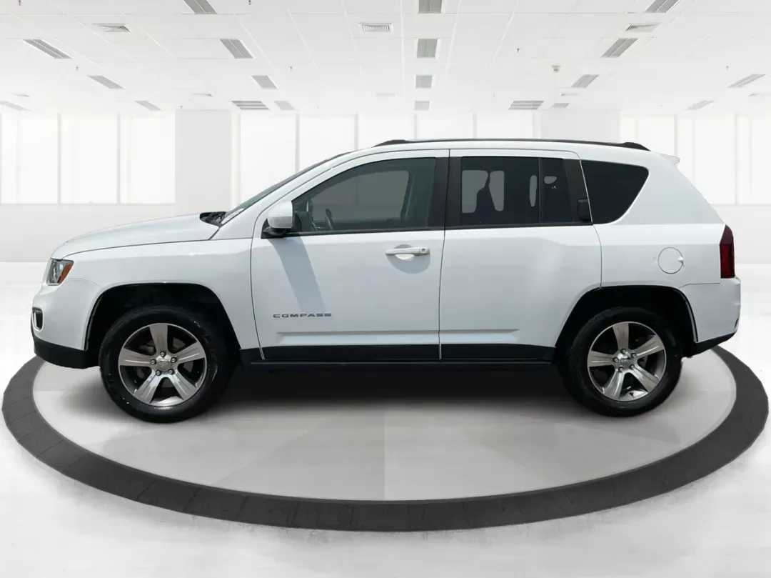 2016 Jeep Compass High Altitude Edition (1C4NJDEB9GD) with an 2.4L I-4 DOHC engine, located at 1230 East Main St, Xenia, OH, 45385, (937) 908-9800, 39.688026, -83.910172 - Photo#5