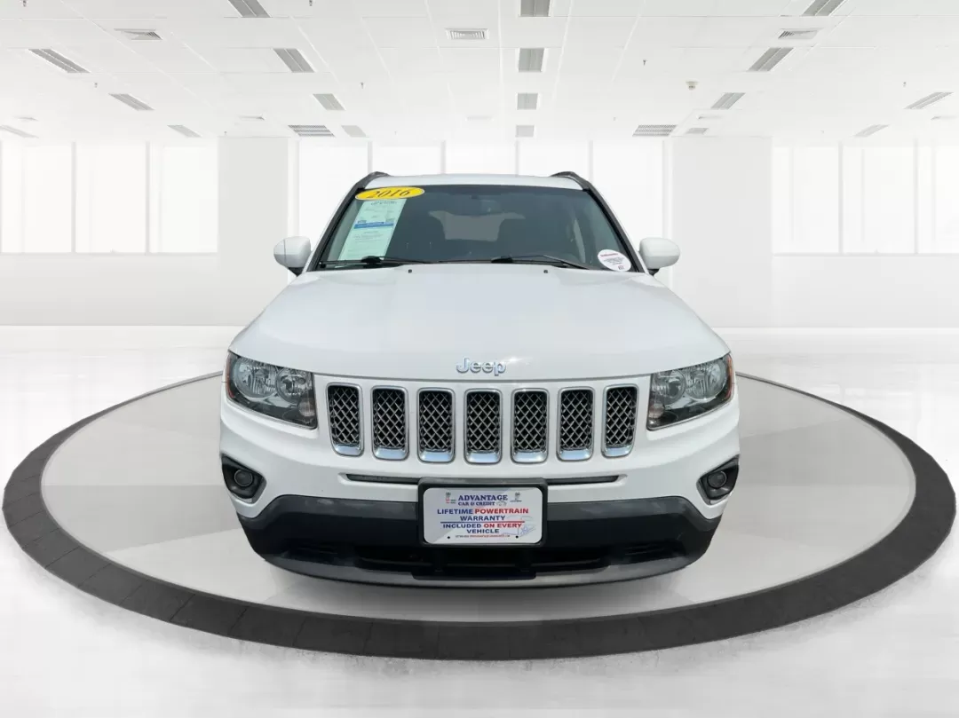 2016 Jeep Compass High Altitude Edition (1C4NJDEB9GD) with an 2.4L I-4 DOHC engine, located at 1230 East Main St, Xenia, OH, 45385, (937) 908-9800, 39.688026, -83.910172 - Photo#6